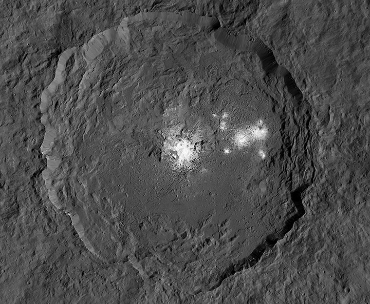 Occator-krateret på Ceres