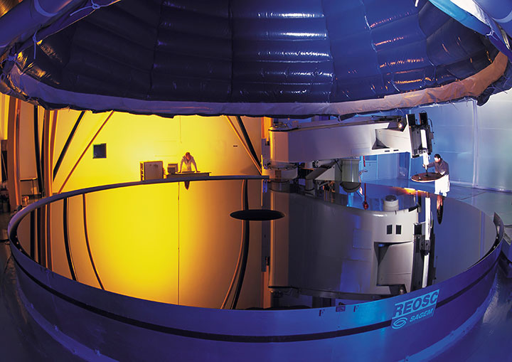 Polering av teleskopspeilet til VLT